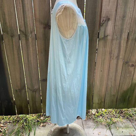 Vintage 70s VANITY FAIR Shorty Gown  Baby Blue Embroidered Lace M nwot - Picture 4 of 7